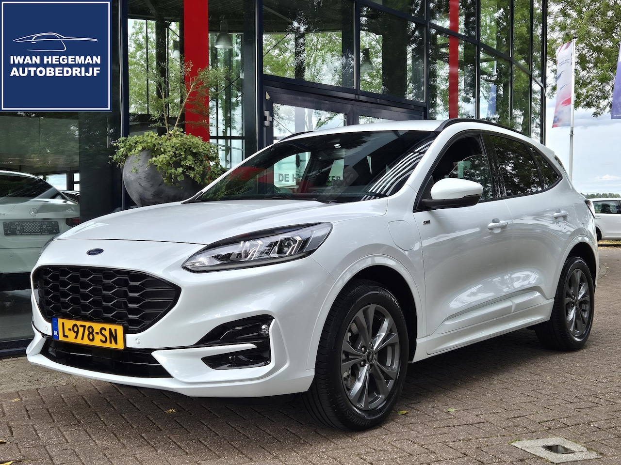 Ford Kuga - 2.5 PHEV ST-Line | PDC+Camera | ECC | LM Velgen | LED verlichting | - AutoWereld.nl