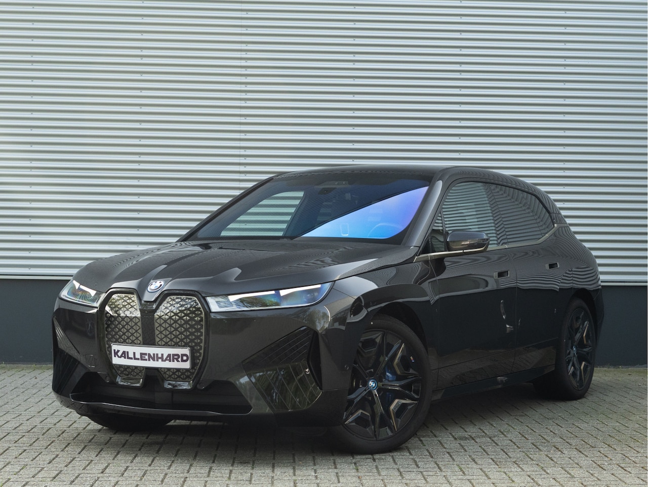 BMW iX - xDrive40 - Sportpakket - Pano - Trekhaak - Soft Close - Driving Ass Prof - Lasers - AutoWereld.nl