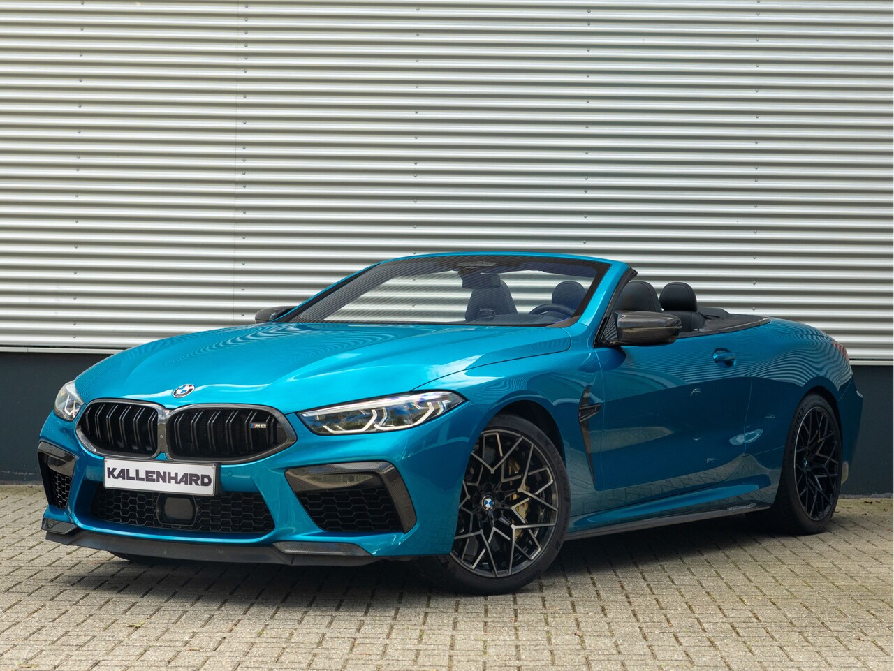 BMW M8 - 8-serie Competition Cabrio - Individual "Atlantisblue metallic" - Carbon Brakes - AutoWereld.nl