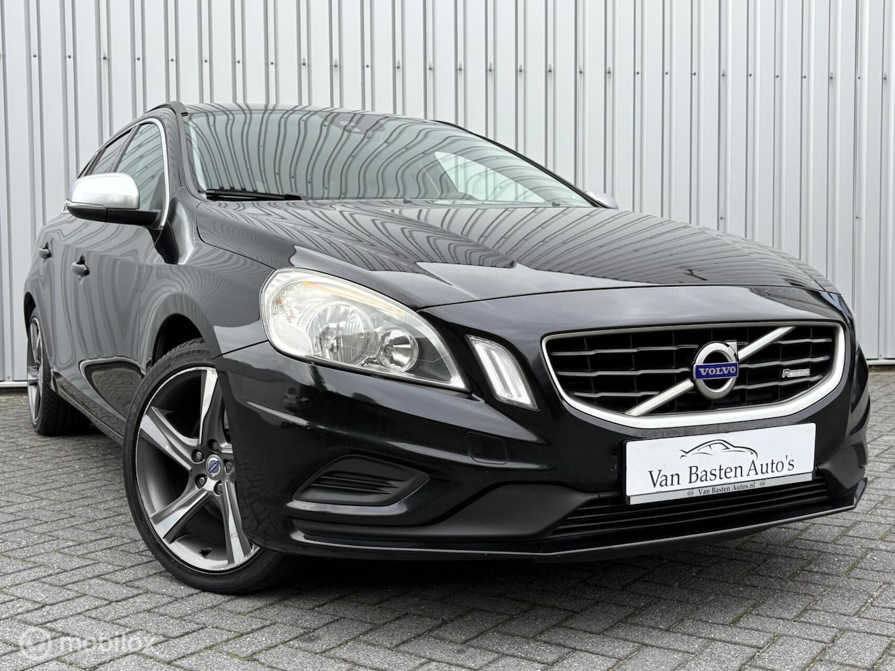 Volvo V60 - 2.0 D3 R-Design | 5 cil | Leder | Navi | E5 | 2013 | Volledige historie | - AutoWereld.nl