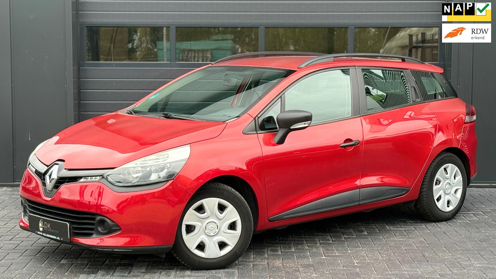 Renault Clio Estate - 0.9 TCe Authentique Airco|Cruise||Trekhaak - AutoWereld.nl
