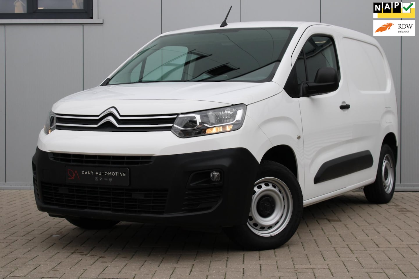 Citroën Berlingo - 1.2 PureTech 3 Zits BENZINE I 1e EIGENAAR I AIRCO I NAVI I CARPLAY I CRUISE I DAB I PDC - AutoWereld.nl