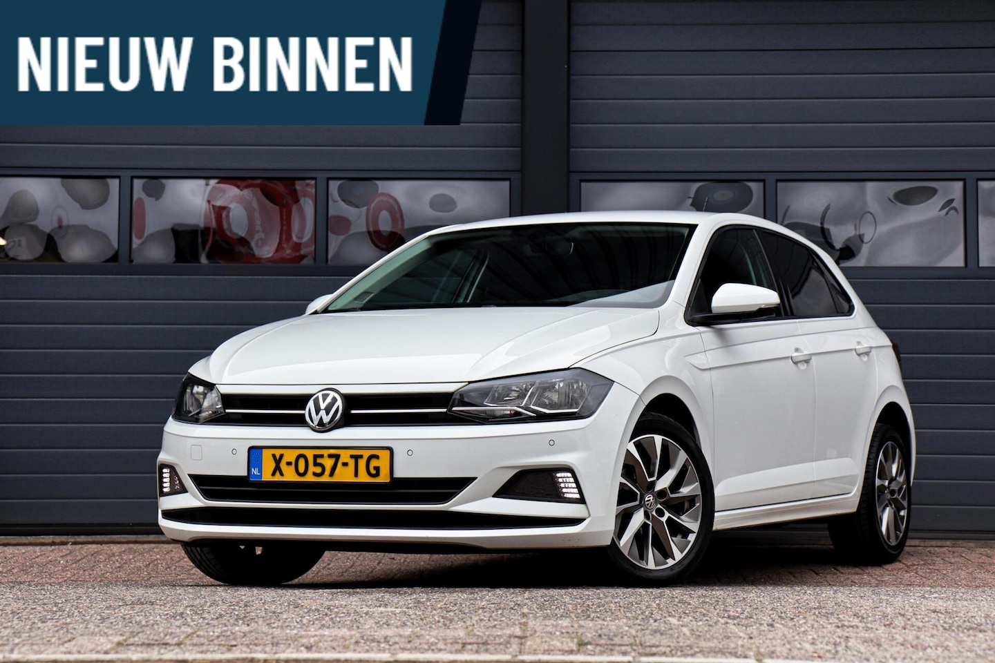 Volkswagen Polo - 1.0 TSI Highline /LED/AUTOMAAT/CARPLAY/NAVI/PDC V+A/ACC/STOELVERW.! - AutoWereld.nl