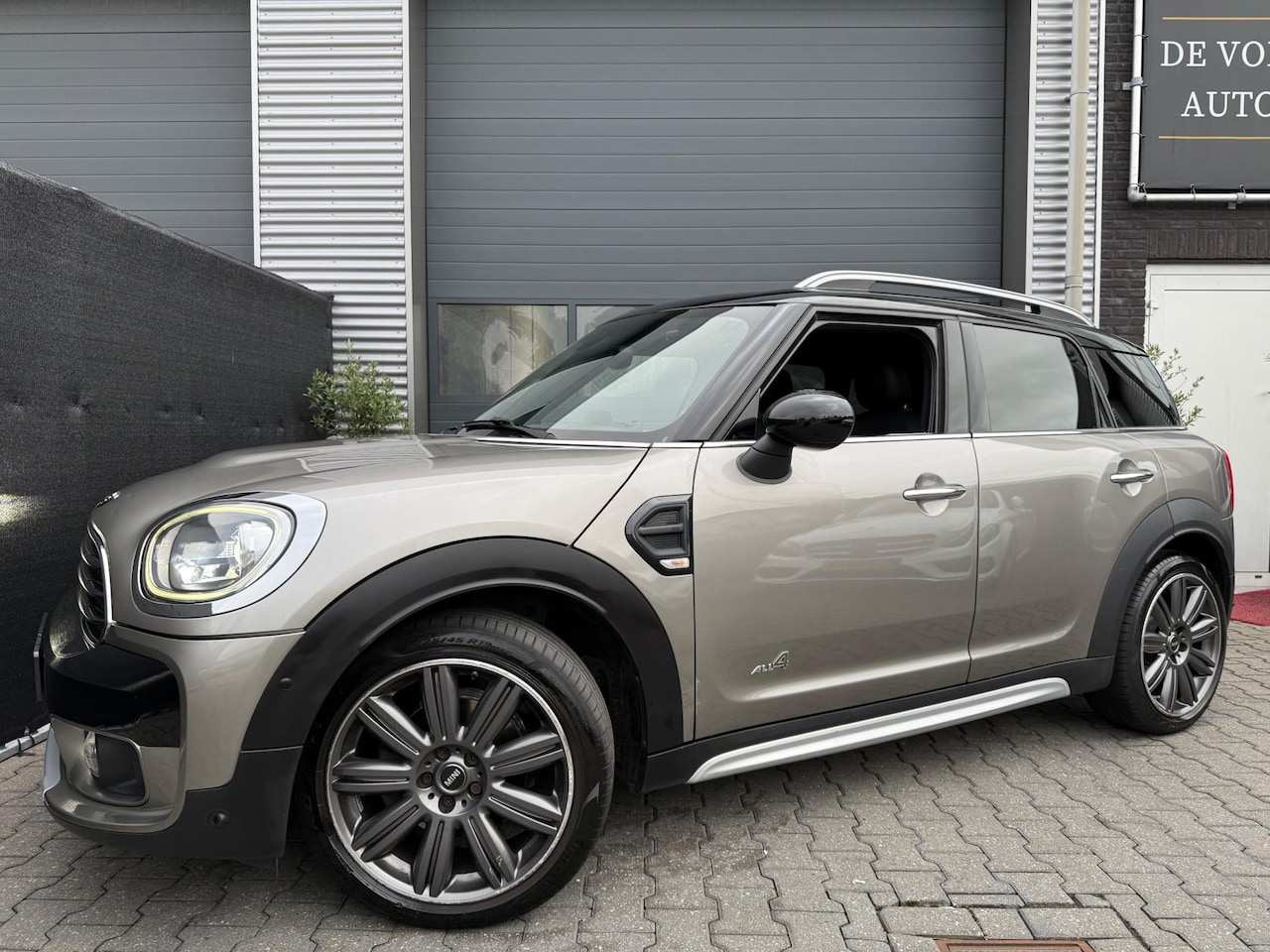 MINI Countryman - Mini 1.5 Cooper | Head-up | Achteruitcamera | Bomvol - AutoWereld.nl