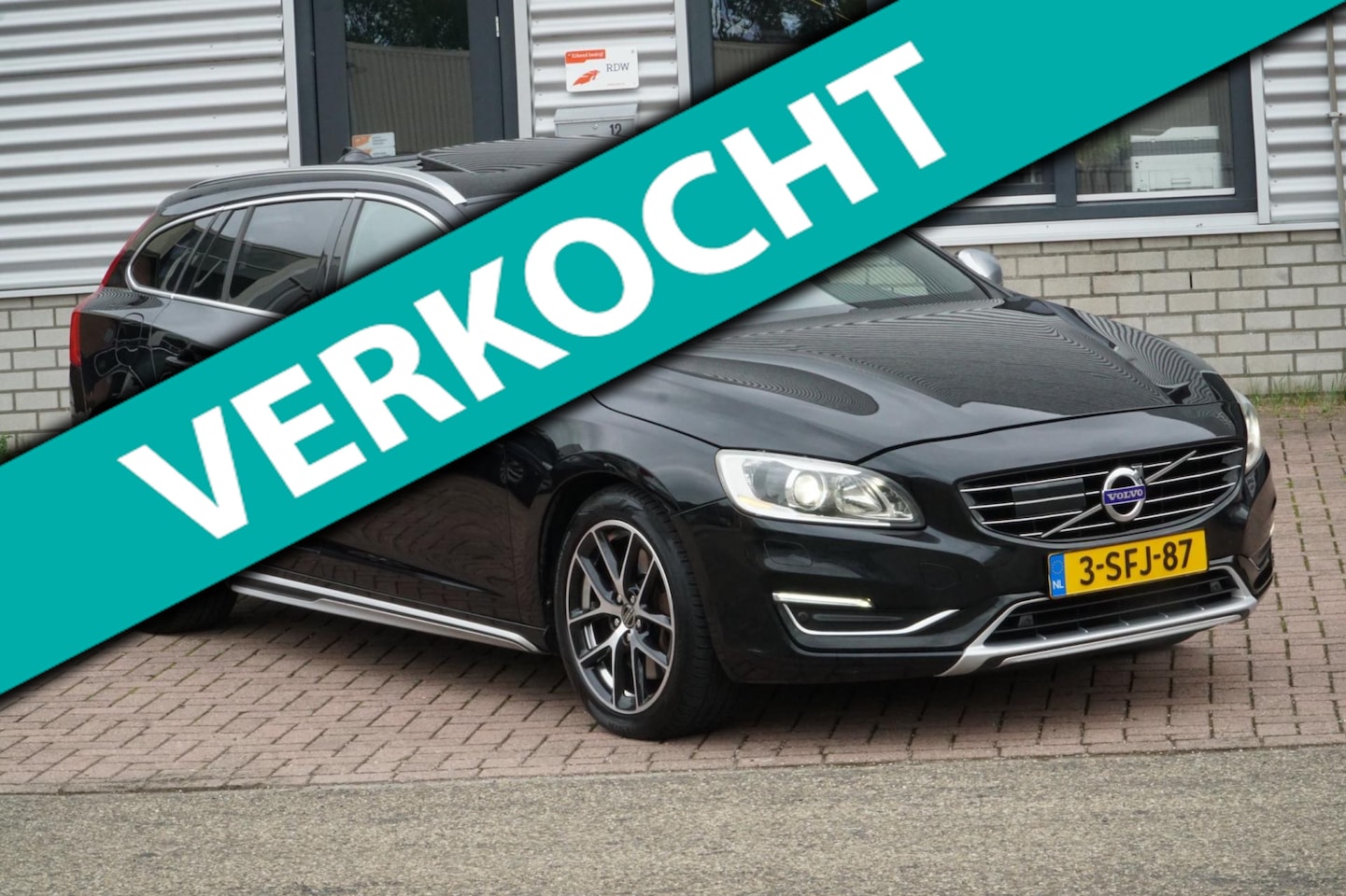 Volvo V60 - 2.4 D6 AWD Plug-In Hybrid Summum 50KM ACCU - AutoWereld.nl