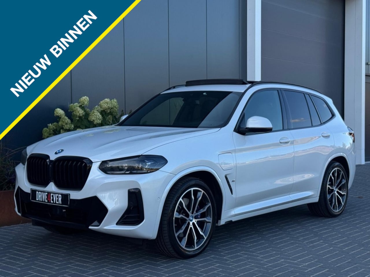 BMW X3 - xDrive30e M PACK M2023 CLIMATE NAVI CAMERA SPORTVELGEN - AutoWereld.nl