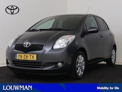 Toyota Yaris - 1.3 VVTi Executive I Navigatie I Airco I 5 Deurs I Lederen Bekleding I
