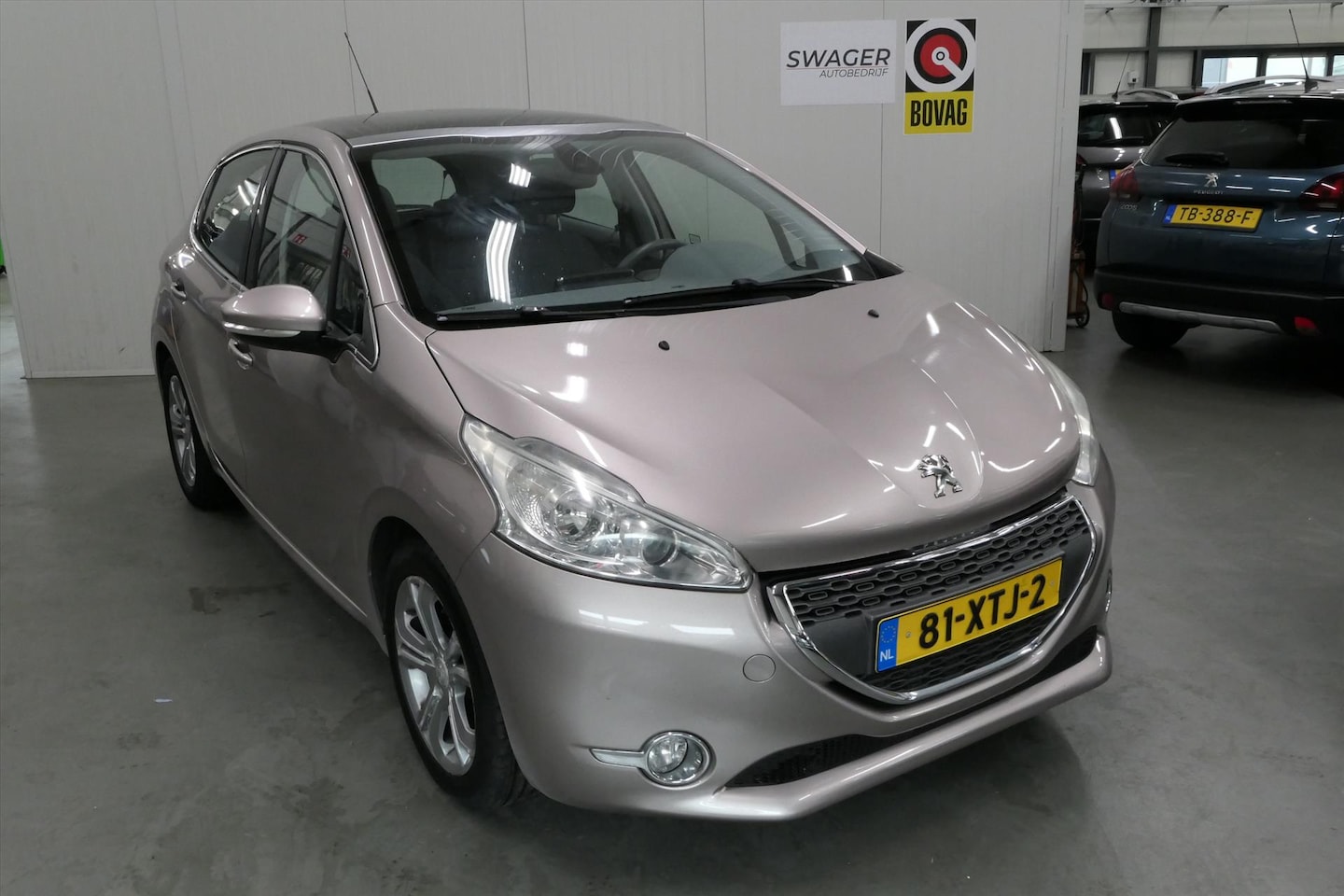 Peugeot 208 - 1.2 VTi 82PK 5D Allure - AutoWereld.nl