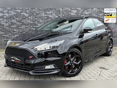 Ford Focus Wagon - 2.0 ST-3 Camera|Volleder|Sony|Keyless|Apple Carplay|Cruise Control|Facelift