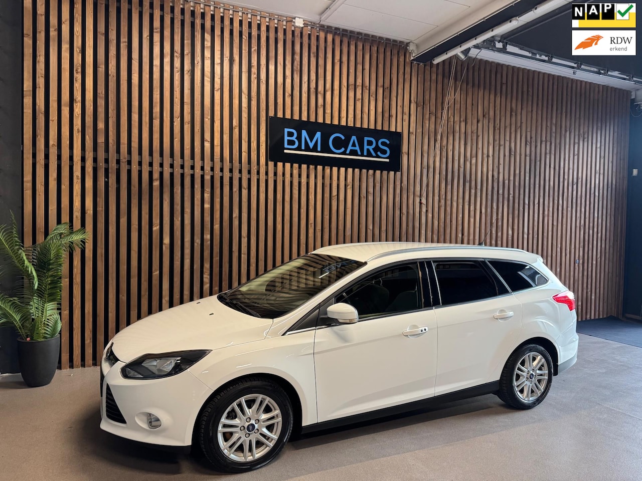 Ford Focus Wagon - 1.0 EcoBoost Titanium Clima, Cruise , Pdc - AutoWereld.nl