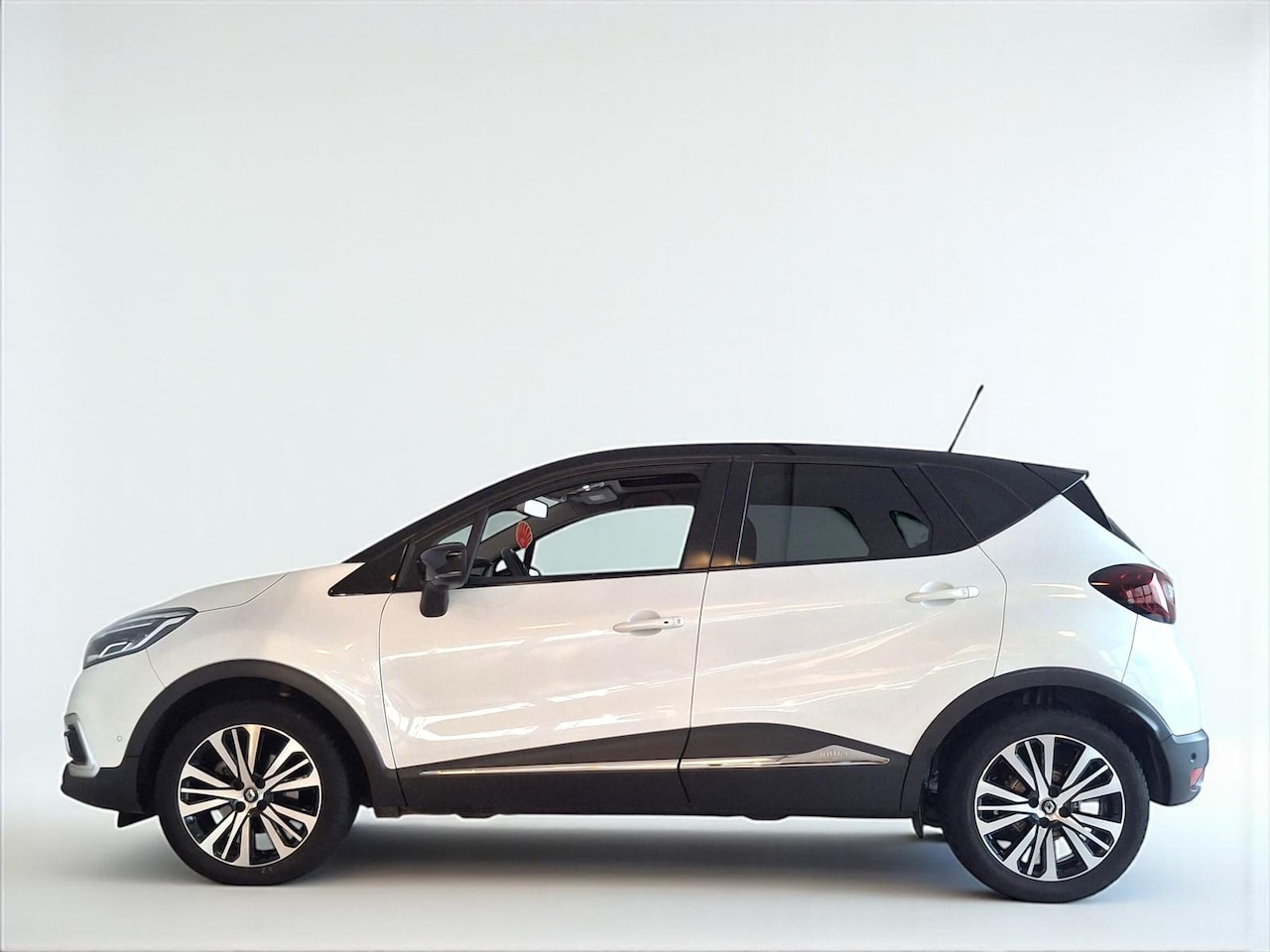 Renault Captur - Energy TCe 120pk Initiale Paris BOSE LEDER CAMERA PANO - AutoWereld.nl