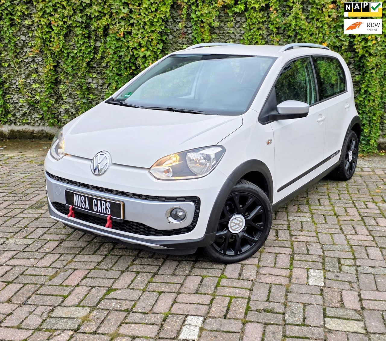 Volkswagen Up! - 1.0 cross up! BlueMotion Airco 5Deurs Sport velgen NW Distributie - AutoWereld.nl
