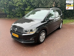 Volkswagen Touran - 2.0 TDI Highline 7p / Navi / Automaat / Pano /