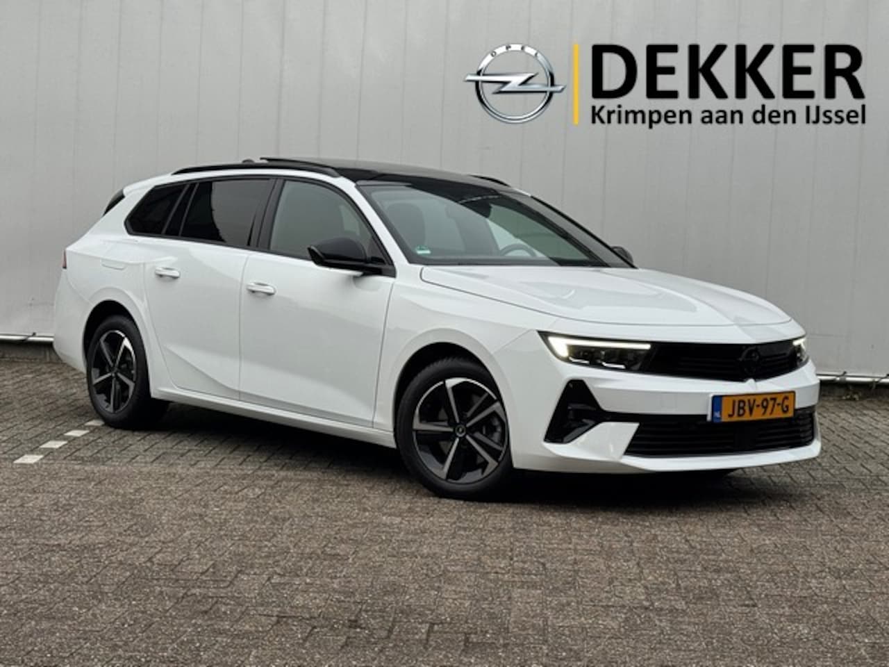 Opel Astra Sports Tourer - 1.2 Turbo 130PK GS met Panoramadak, Navi/Camera, Winterpakket, AGR - AutoWereld.nl
