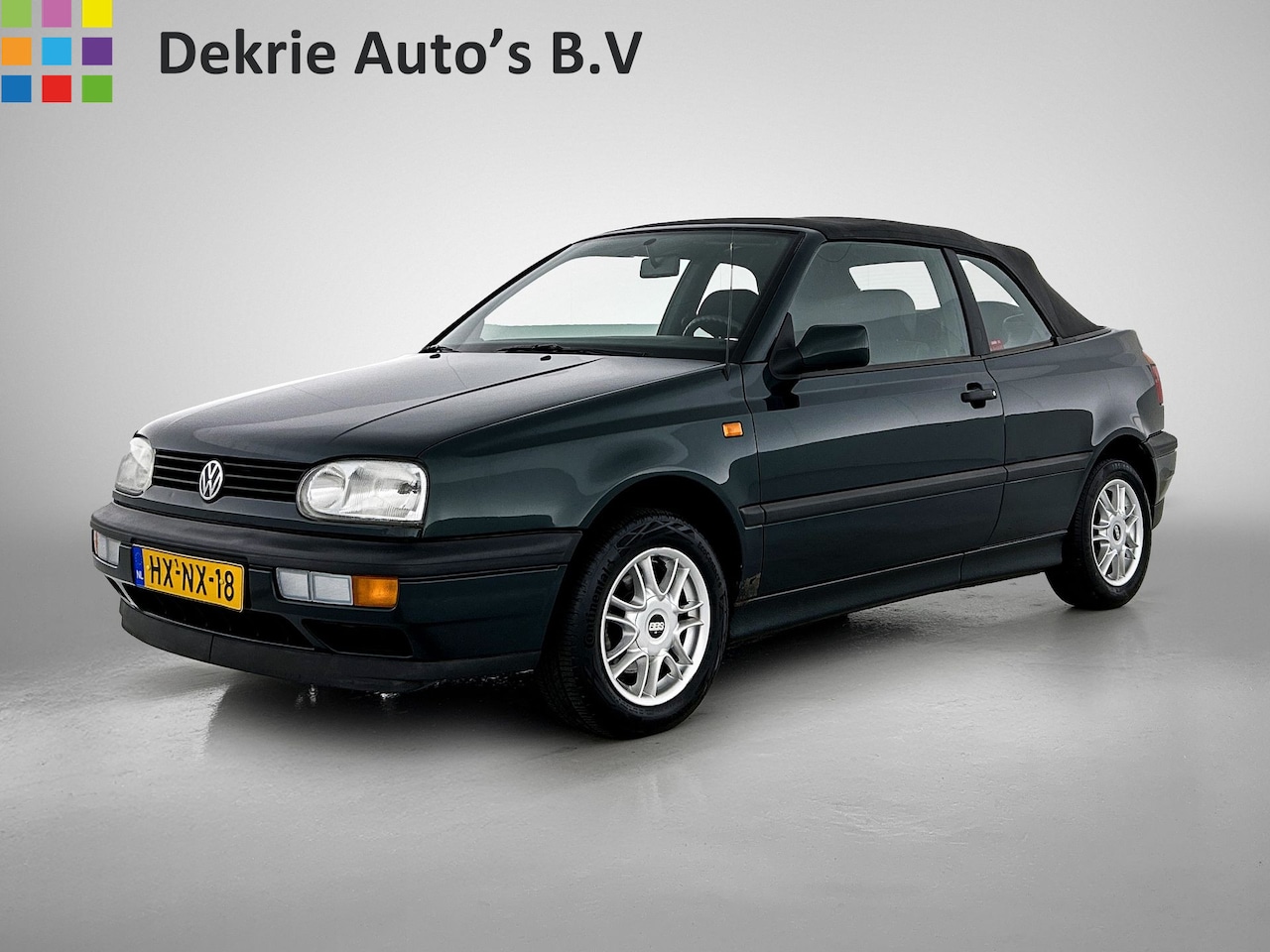 Volkswagen Golf Cabriolet - 1.8 1e eigenaar Nederlandse auto / Stuurbekrachtiging / Lmv. / Centrale vergrendeling / Ap - AutoWereld.nl