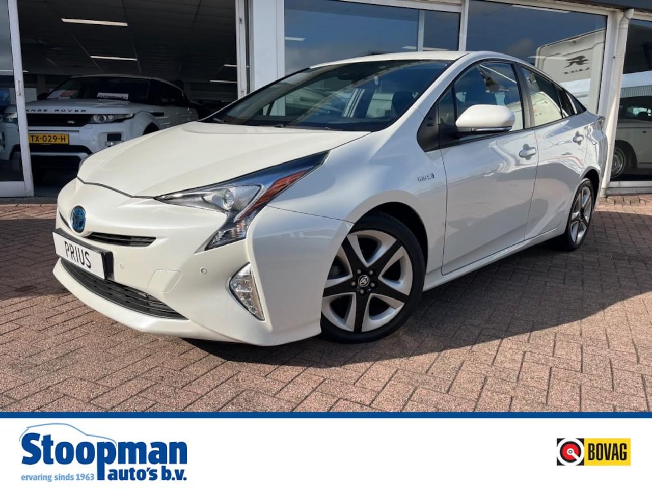 Toyota Prius - 1.8 Dynamic F. Hybrid Ad.Cruise Stoelv. HeadUp D. - AutoWereld.nl