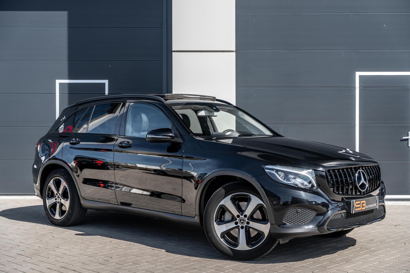 Mercedes-Benz GLC-klasse - 250 4MATIC Leder|Camera|Led|Pano|Vol! - AutoWereld.nl
