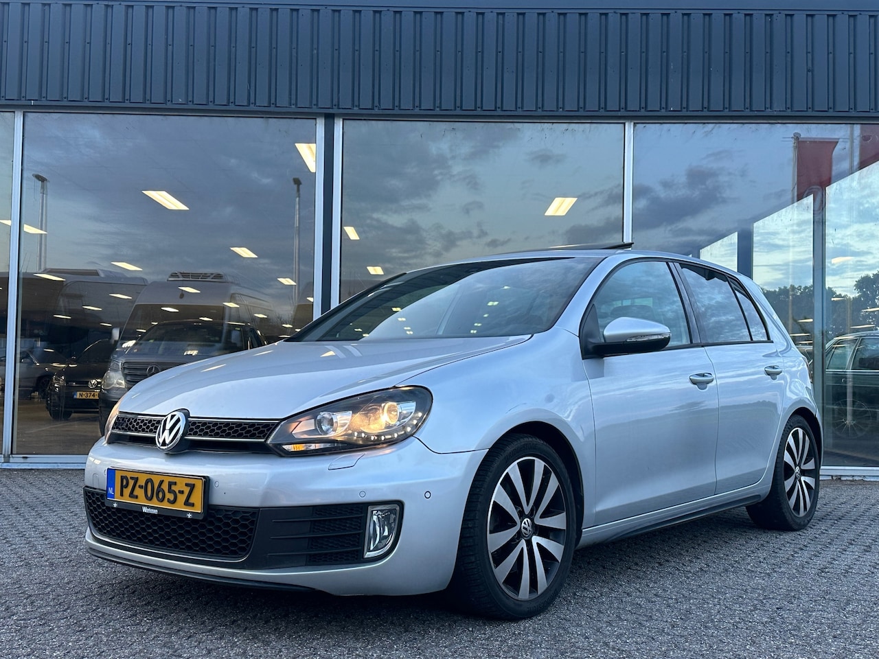 Volkswagen Golf - 2.0 GTD Nieuwe Apk Panorama DSG Sport and Sound Led Sport onderstel - AutoWereld.nl