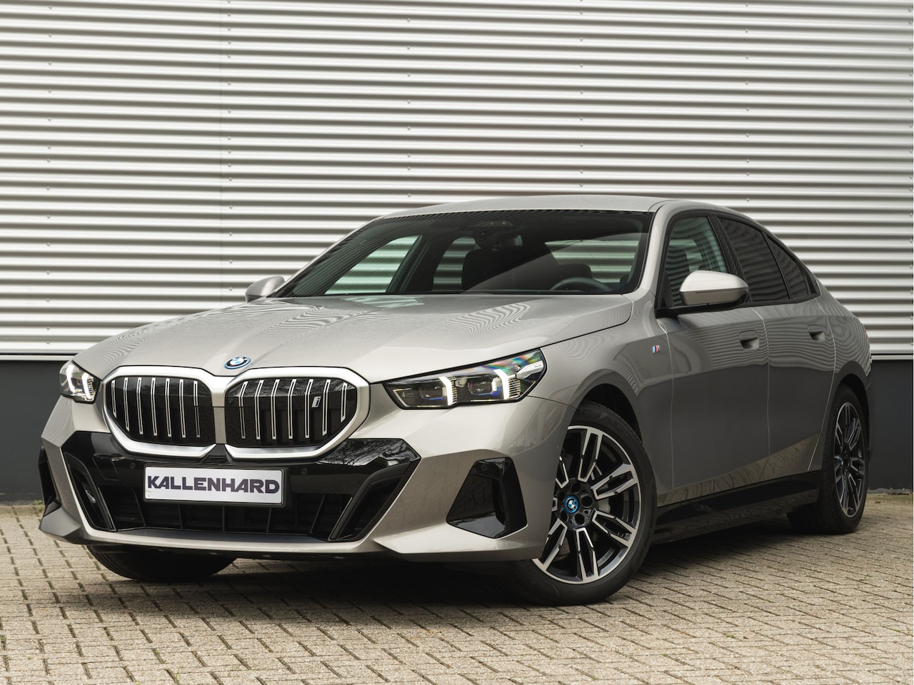 BMW i5 - xDrive40 M-Sport - Onderstel Prof - Trekhaak - Bowers & Wilkins - Driving Ass Prof - AutoWereld.nl