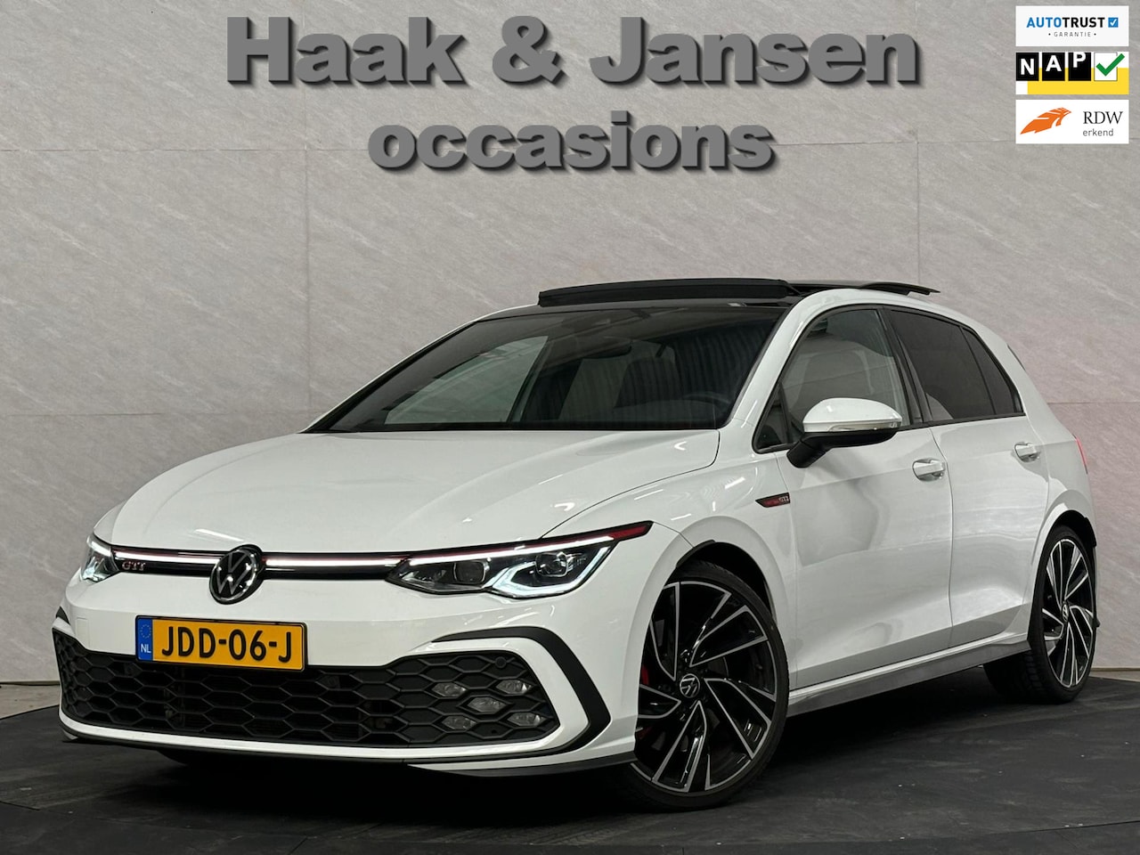 Volkswagen Golf - 2.0 TSI GTI Pano Clima Acc Lane Camera - AutoWereld.nl