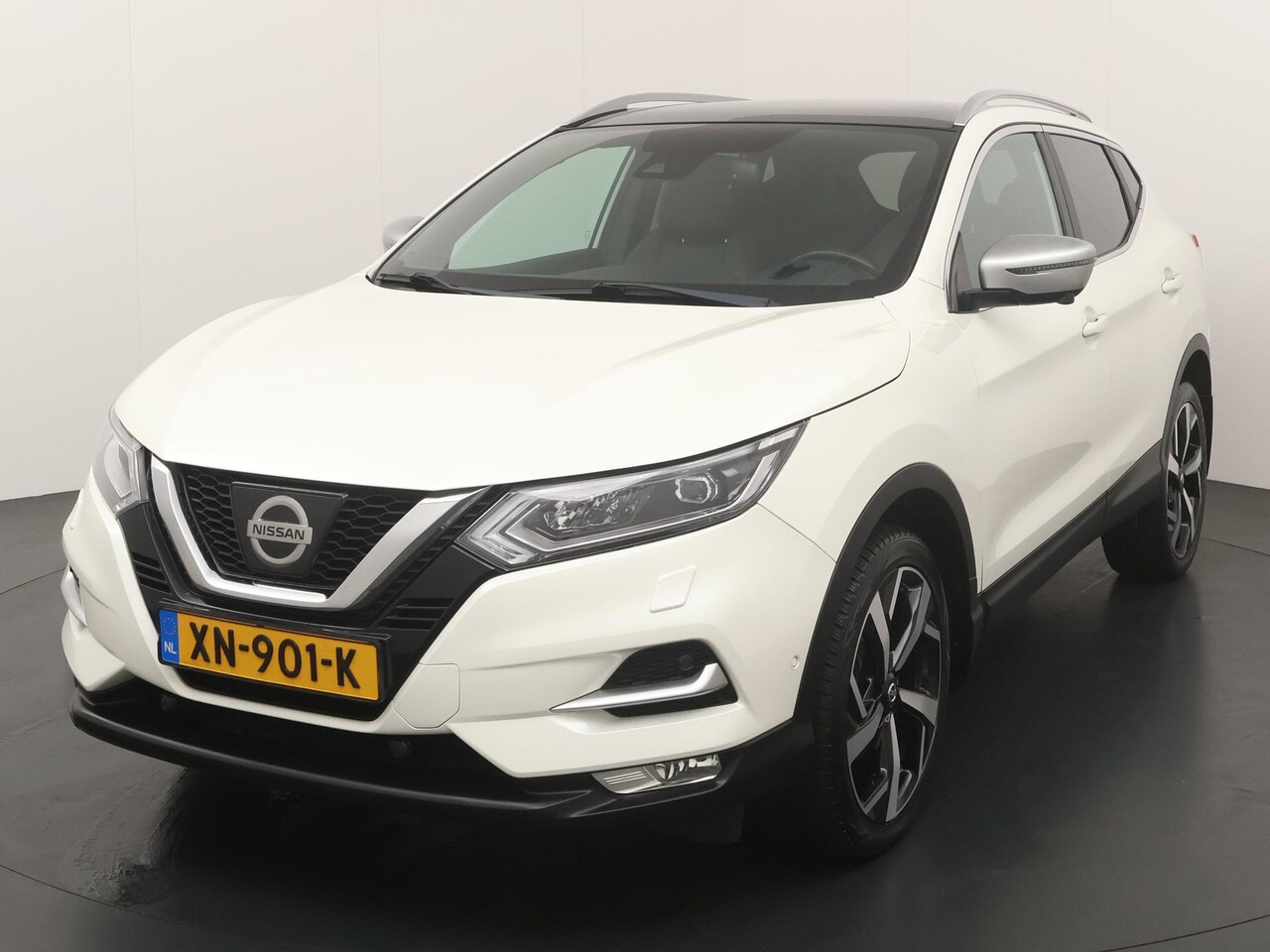 Nissan Qashqai - 1.6 Tekna + | Trekhaak | Panoramadak | Lederen Bekl. | - AutoWereld.nl