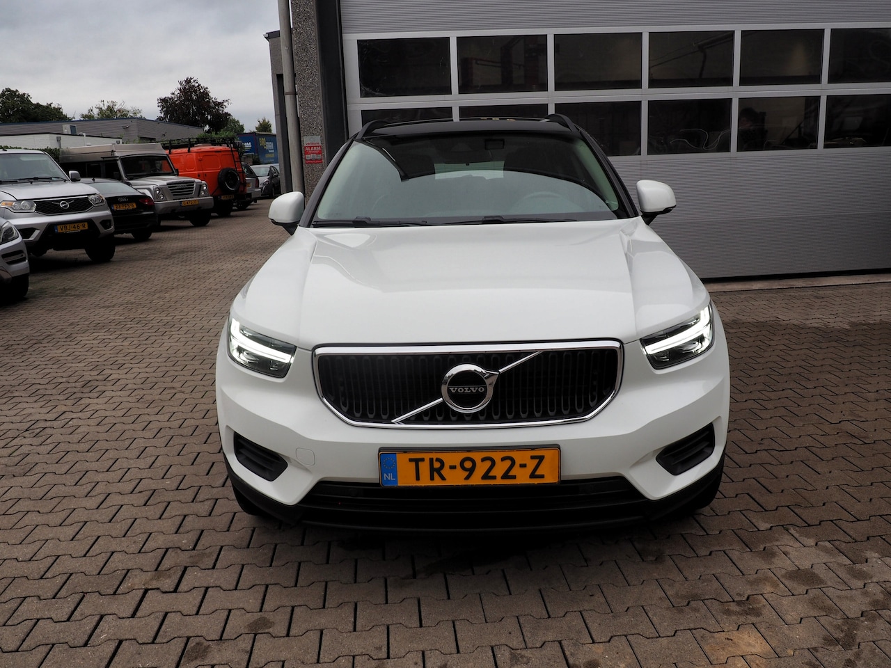 Volvo XC40 - 1.5 T3 AIRCO CRUISE NAVI KEYLESS CAMERA LM VELGEN