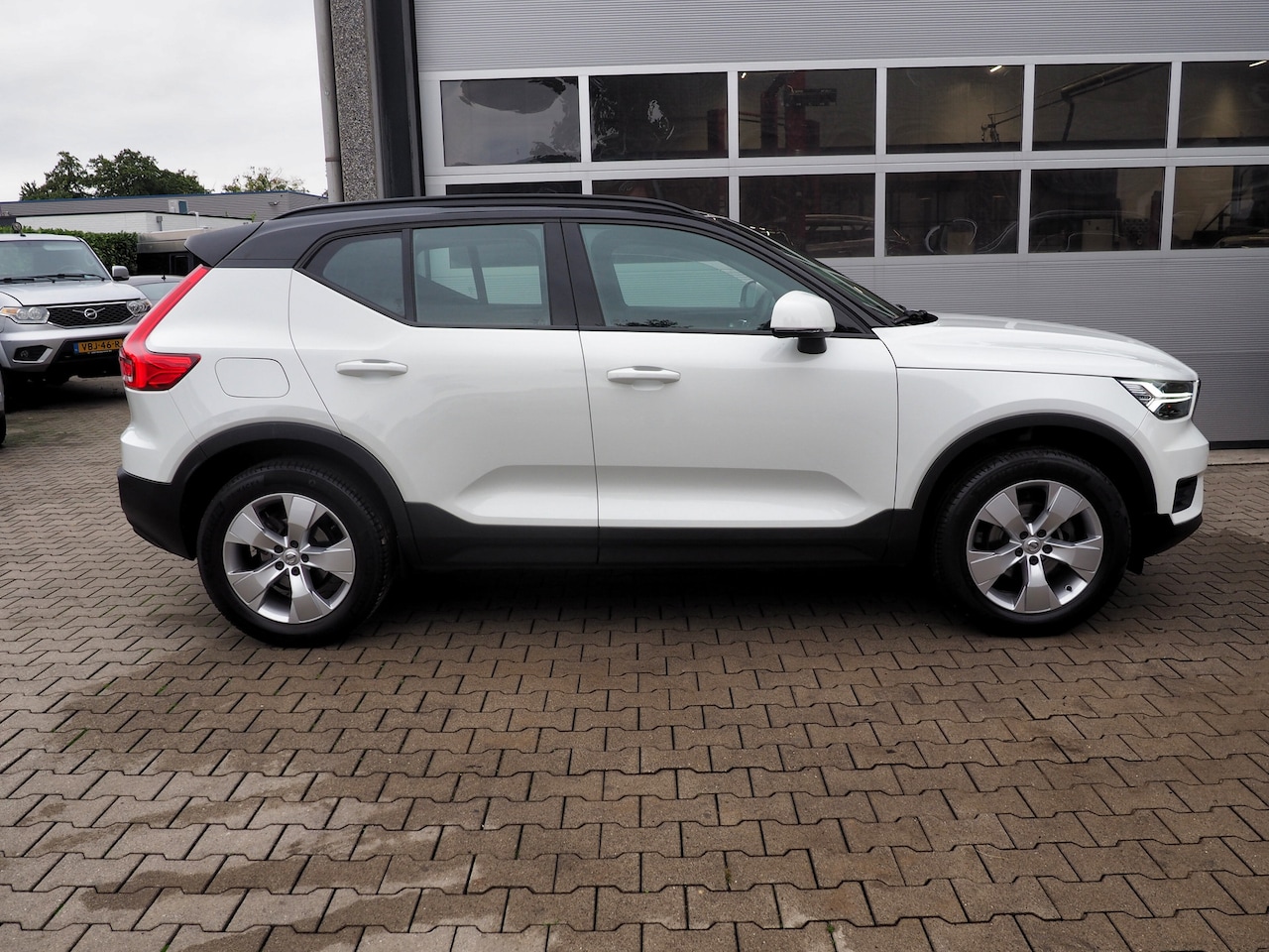 Volvo XC40 - 1.5 T3 AIRCO CRUISE NAVI KEYLESS CAMERA LM VELGEN