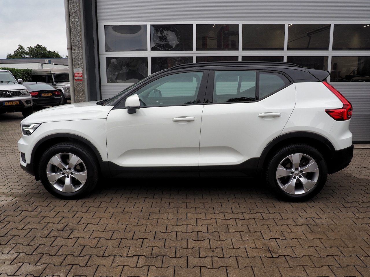 Volvo XC40 - 1.5 T3 AIRCO CRUISE NAVI KEYLESS CAMERA LM VELGEN