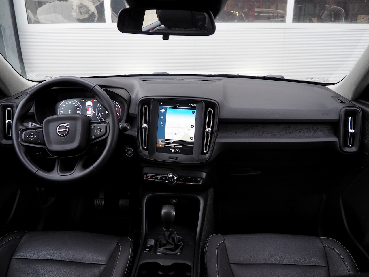 Volvo XC40 - 1.5 T3 AIRCO CRUISE NAVI KEYLESS CAMERA LM VELGEN