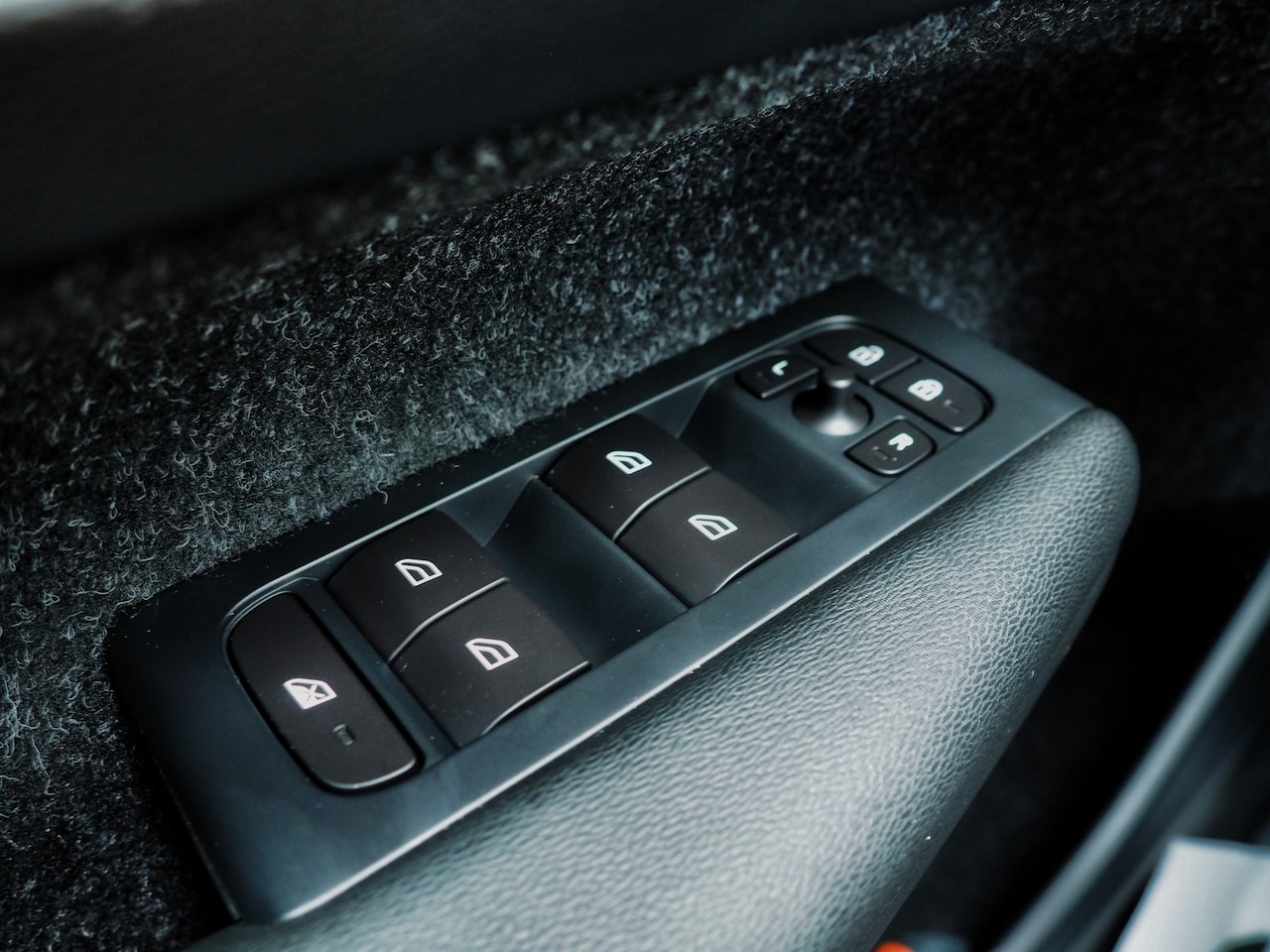 Volvo XC40 - 1.5 T3 AIRCO CRUISE NAVI KEYLESS CAMERA LM VELGEN