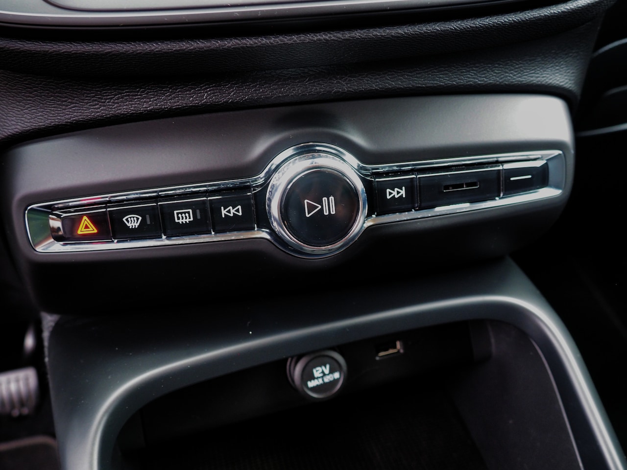 Volvo XC40 - 1.5 T3 AIRCO CRUISE NAVI KEYLESS CAMERA LM VELGEN