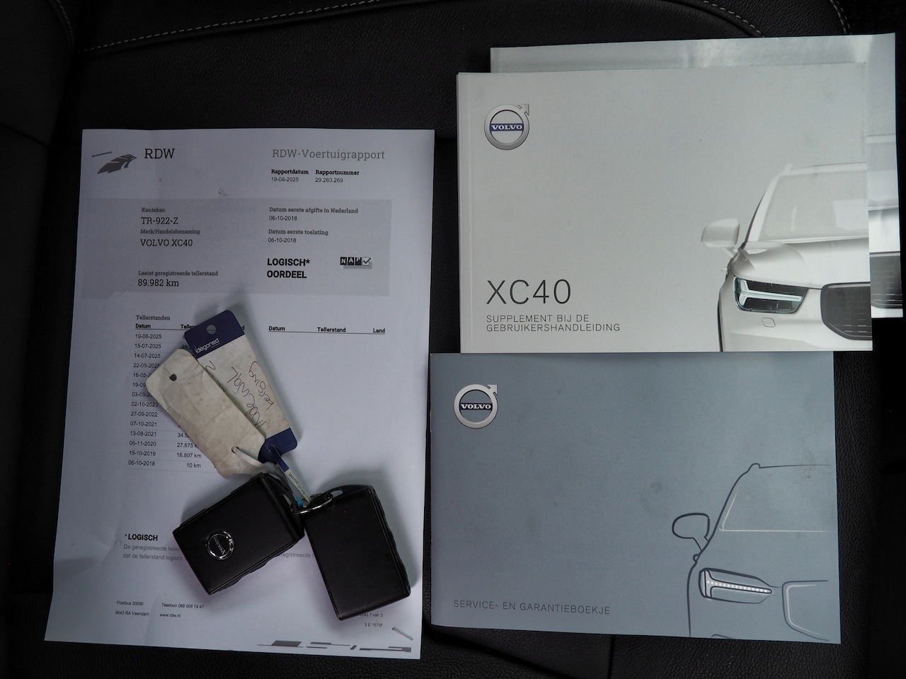 Volvo XC40 - 1.5 T3 AIRCO CRUISE NAVI KEYLESS CAMERA LM VELGEN