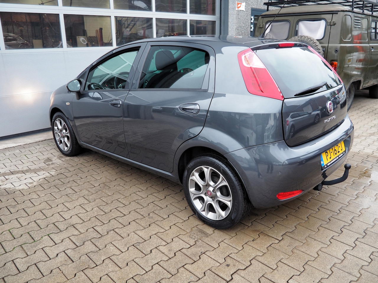 Fiat Punto - 0.9 TwinAir Sempre CLIMA CRUISE NAVI PARKEER S. TREKH.