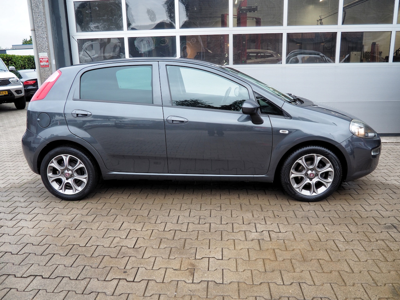 Fiat Punto - 0.9 TwinAir Sempre CLIMA CRUISE NAVI PARKEER S. TREKH.