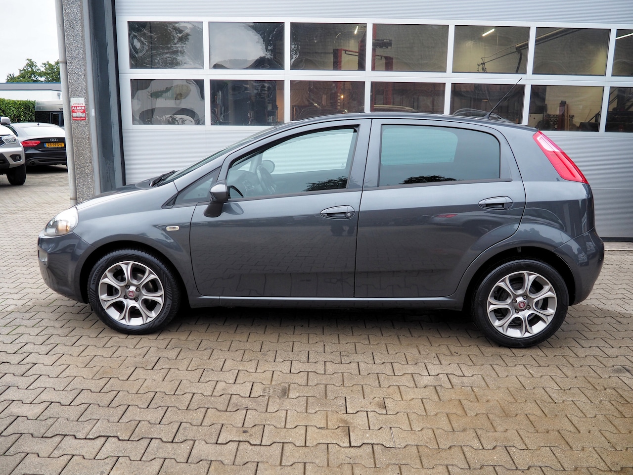 Fiat Punto - 0.9 TwinAir Sempre CLIMA CRUISE NAVI PARKEER S. TREKH.
