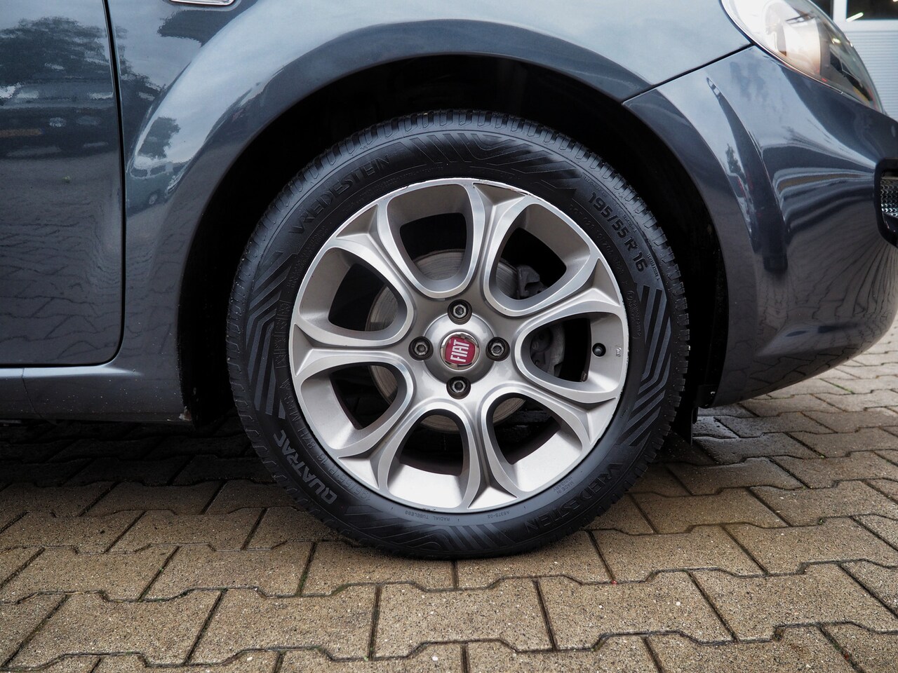 Fiat Punto - 0.9 TwinAir Sempre CLIMA CRUISE NAVI PARKEER S. TREKH.