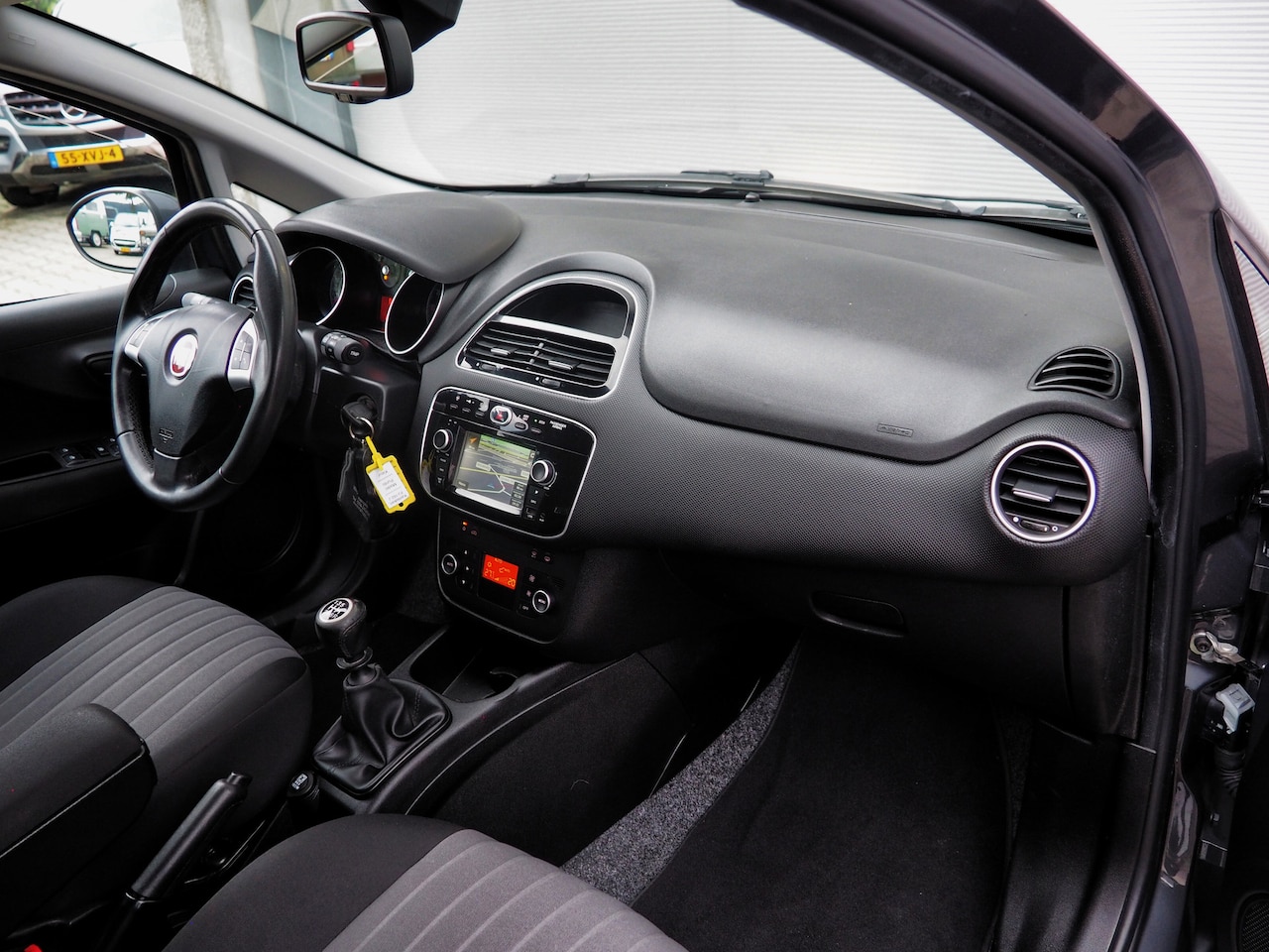 Fiat Punto - 0.9 TwinAir Sempre CLIMA CRUISE NAVI PARKEER S. TREKH.