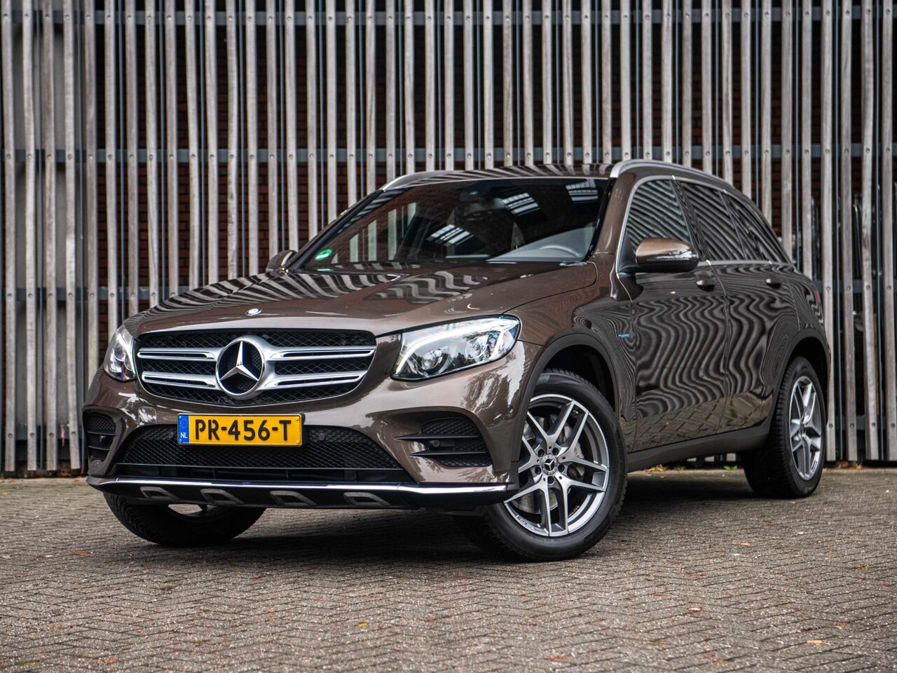Mercedes-Benz GLC-klasse - 350e 4MATIC AMG Premium Plus |NL-AUTO| Carplay|Camera|LED|CruiseControl|Standkachel| - AutoWereld.nl
