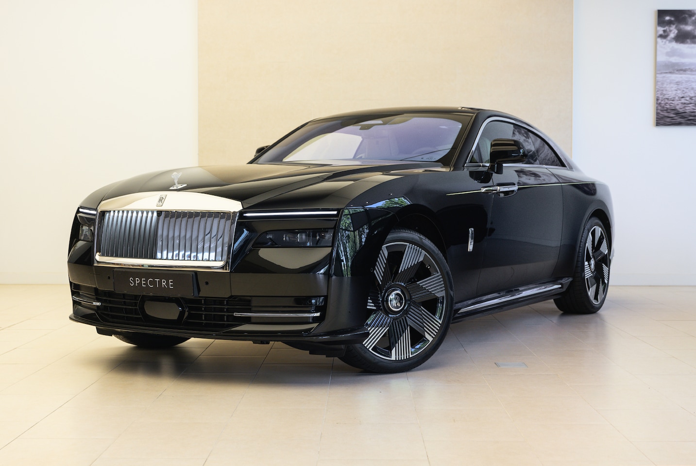 Rolls-Royce Spectre - '' Resolute'' - AutoWereld.nl
