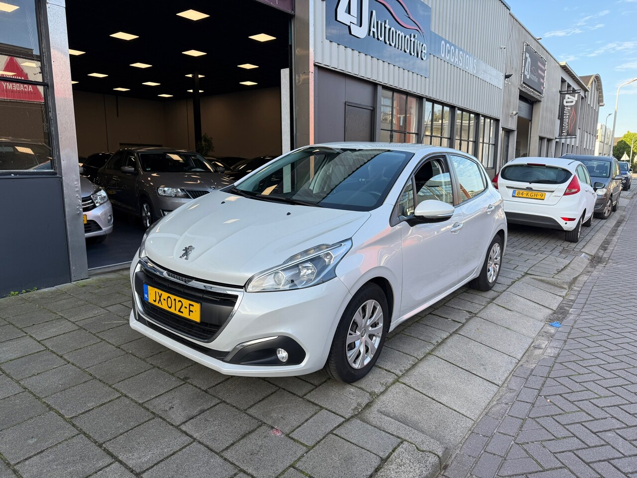 Peugeot 208 - 1.2 PureTech Blue Lion navi PDC - AutoWereld.nl
