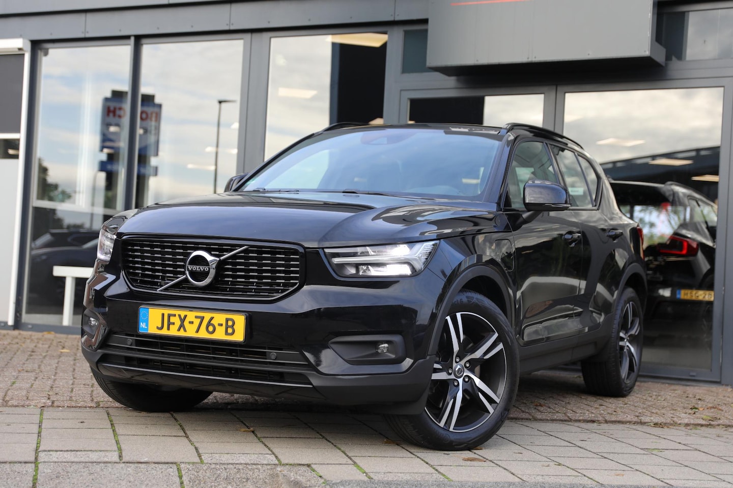 Volvo XC40 - 1.5 T5 Recharge R-Design | Apple Carplay | Verwarmd Stuurwiel - AutoWereld.nl