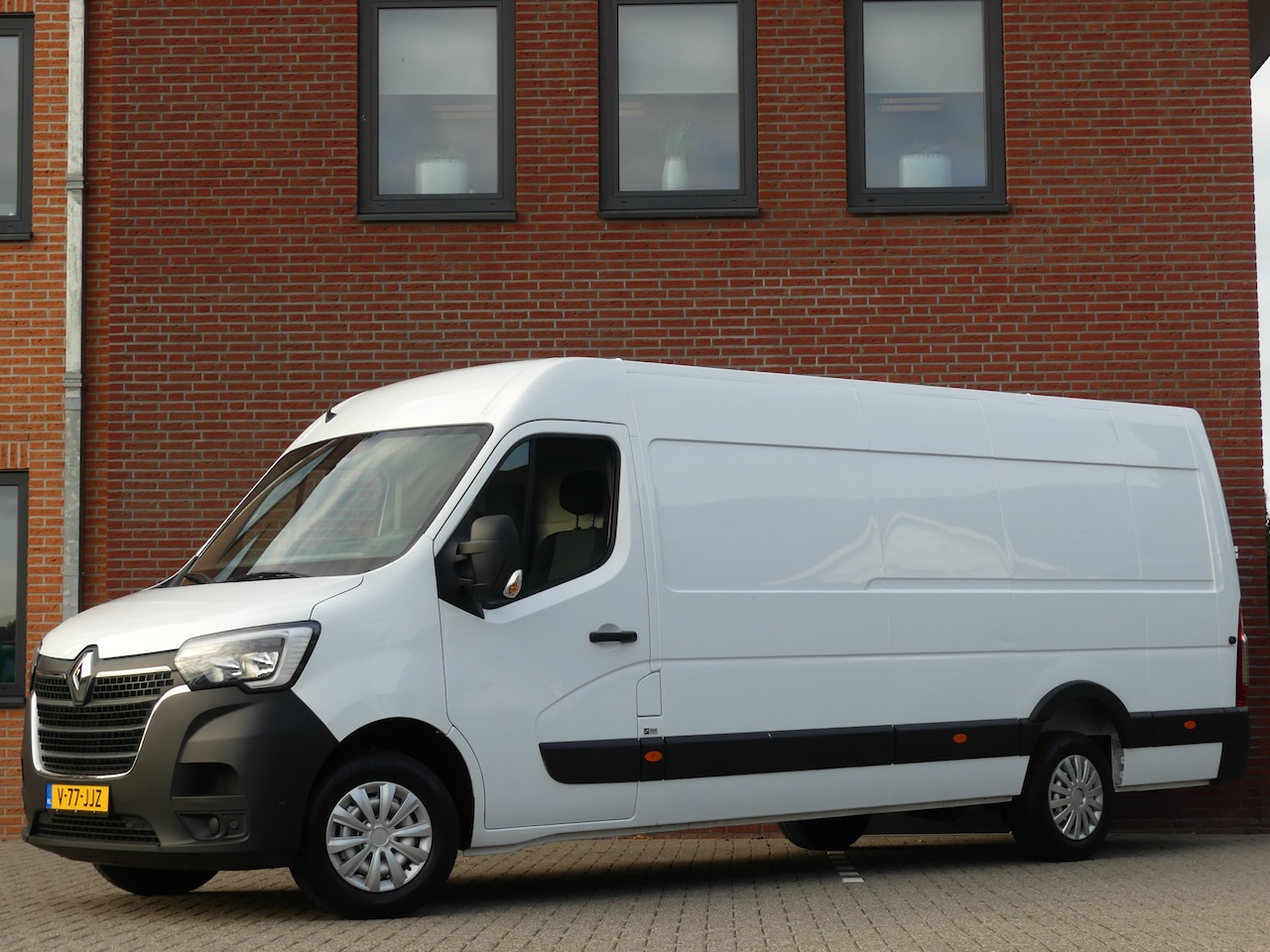 Renault Master - T35 2.3 dCi 146PK L4H3 EL PDC/Airco/Cruise control - AutoWereld.nl