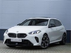 BMW 1-serie - M135 xDrive - Pano - Trekhaak - Head-Up - Harman Kadon - Driving Ass
