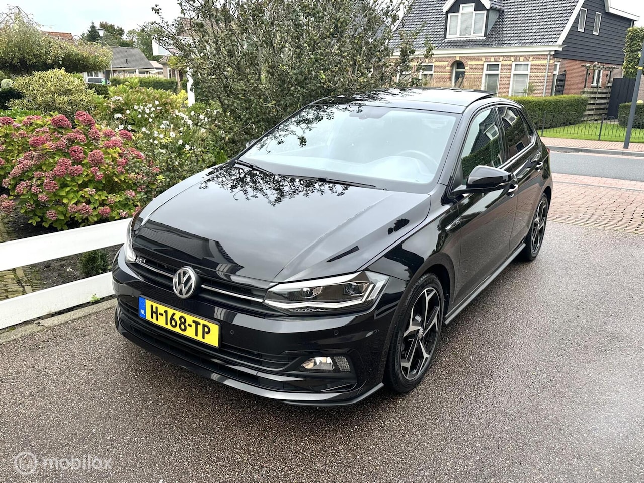 Volkswagen Polo - 1.0 TSI 116PK DSG AUTOMAAT 3X R-LINE PANORAMADAK LED VERLICHTING ACHTERUITRIJCAMERA ZEER C - AutoWereld.nl