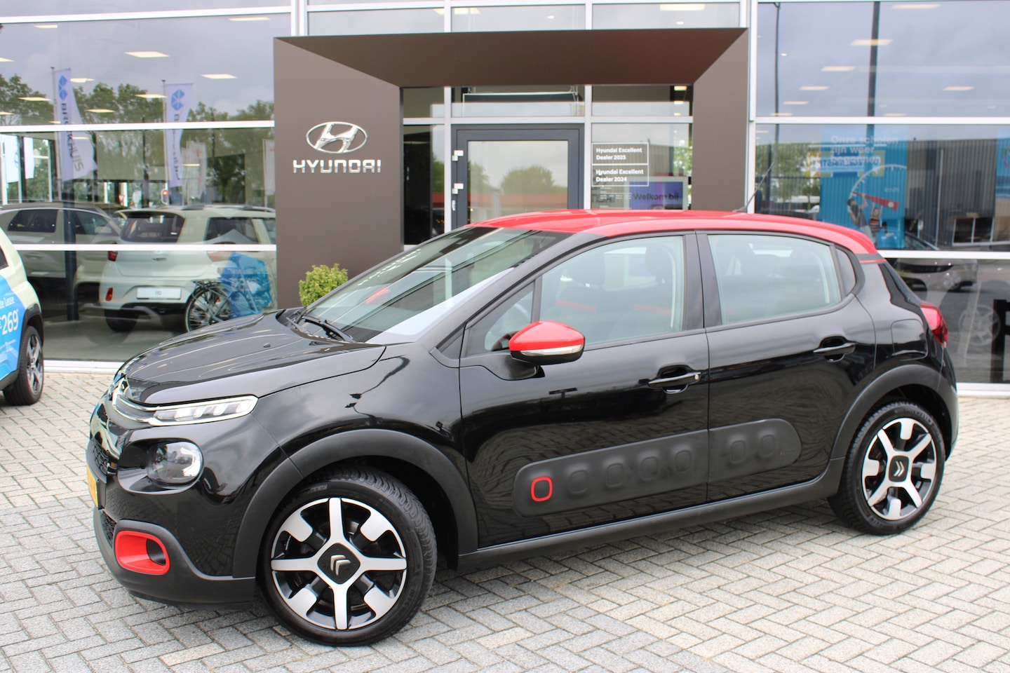 Citroën C3 - 1.2 PureTech S&S Shine | Parkeersensoren achter | Nwe Distributieriem | Achteruitrijcamera - AutoWereld.nl