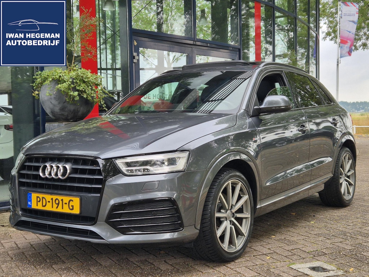 Audi Q3 - 1.4 TFSI CoD Sport S Line Edition | ECC | PDC | Panoramadak | Lichtmetalen velgen | - AutoWereld.nl
