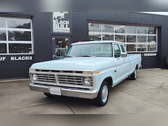Ford F100 - supercab 5, 9l V8 | F250 6-persoons oldtimer