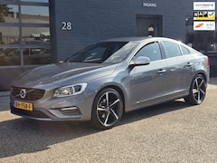 Volvo S60 - 1.5 T3 R-DESIGN NED AUTO NAP BOEKJES VEEL EXTRAS