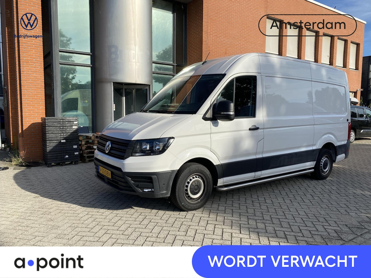 Volkswagen Crafter - 35 2.0 TDI L3H3 EURO VI 140 pk Automaat| Verlengde garantie | Navigatie | Parkeersensoren - AutoWereld.nl