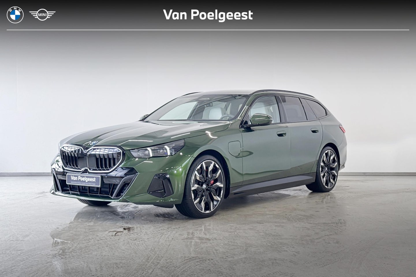 BMW 5-serie Touring - 550e xDrive | M Sport Pro | Innovation Pack | Travel Pack | Comfort Pack | Trekhaak - AutoWereld.nl